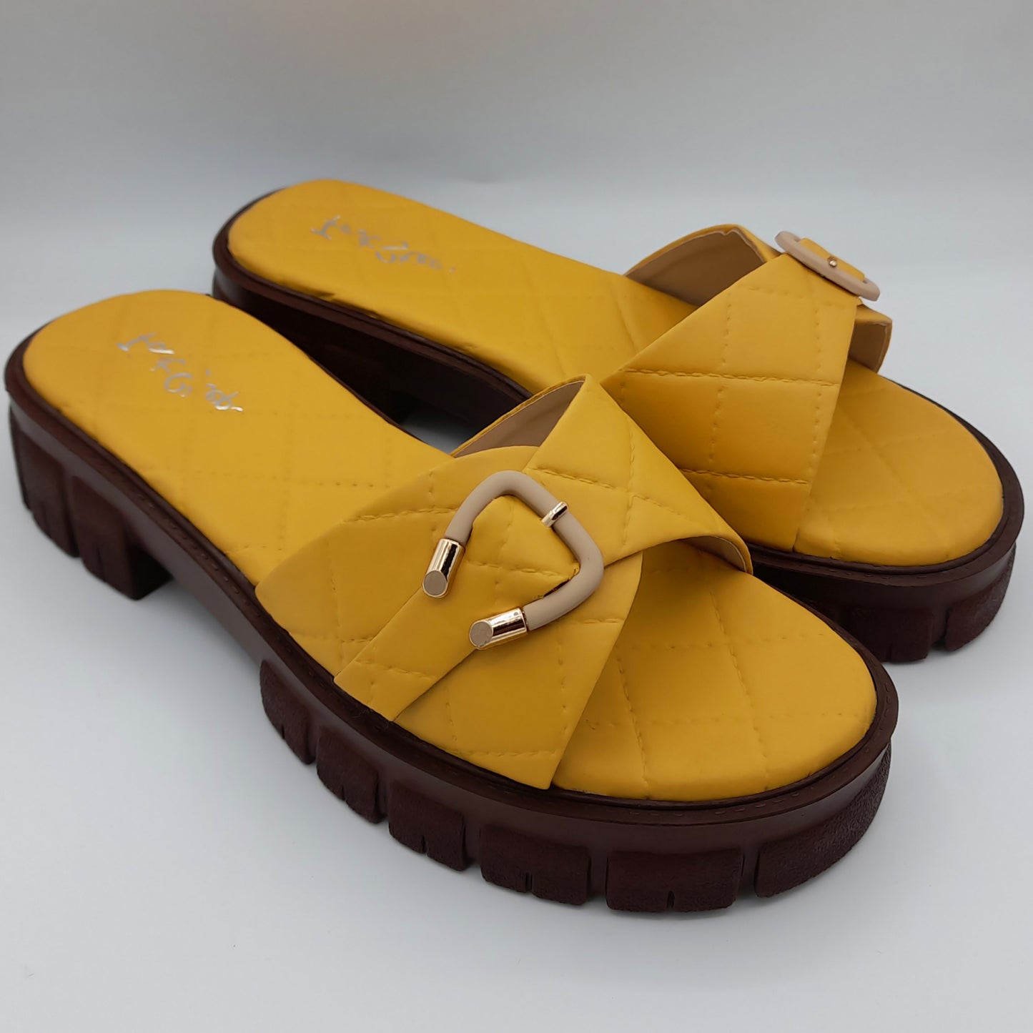 Chunky Comfort Slippers - DQ21650